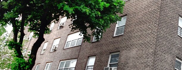 Ravenswood Houses - NYCHA is one of Orte, die Patricia gefallen.