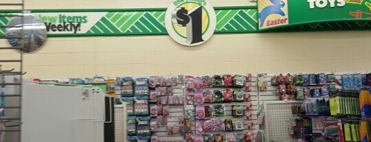 Dollar Tree is one of Kさんのお気に入りスポット.