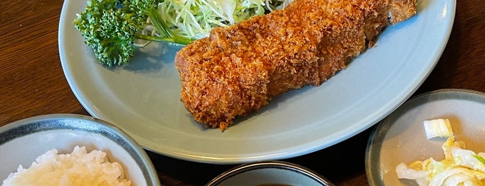 四季 is one of 食べ物屋さん.