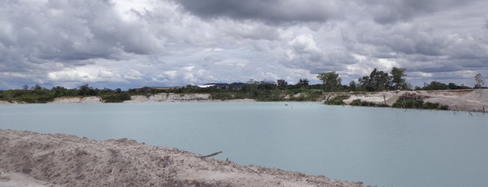 Danau Kaolin is one of Culinary & Places Visit in Belitung.