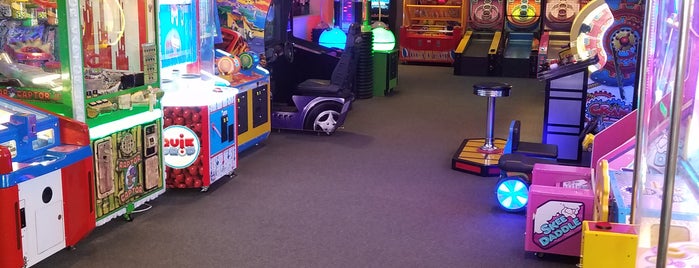 Arcades with machines