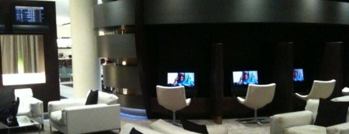 Etihad First Class Lounge & Spa is one of Tempat yang Disimpan Orietta.