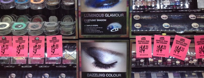 Chemist Warehouse is one of El Greco Jakobさんのお気に入りスポット.