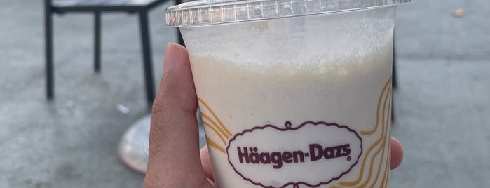 Haagen-Dazs Shop is one of The 13 Best Ice Cream Parlors in Miami Beach.