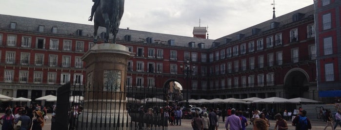 Plaza Mayor is one of Madri, Espanha.