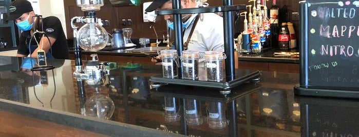Greenberry's Coffee Co. is one of Coffee shops (Riyadh).
