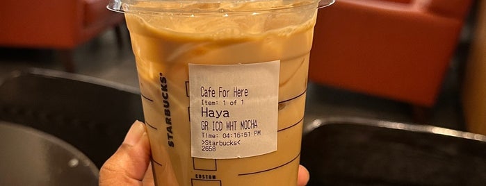 Starbucks is one of Orte, die Haya gefallen.