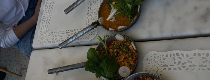 الجرة الحجازية is one of مطاعم و كافيهات الياسمين.