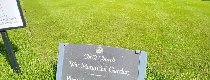 Christ Church War Memorial Garden is one of Locais curtidos por Ricardo.