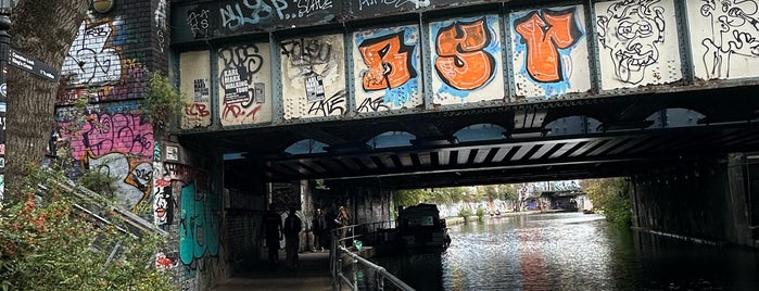Regent's Canal is one of London.