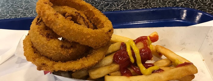 Johnny Rockets is one of Orte, die Verónica gefallen.