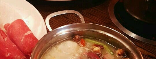 Hot Pot Best is one of John 님이 저장한 장소.