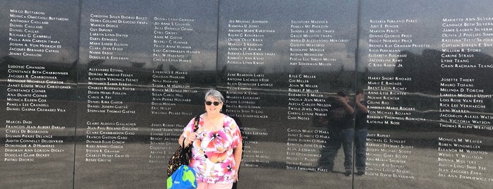 TWA Flight 800 Memorial is one of Orte, die Lizzie gefallen.