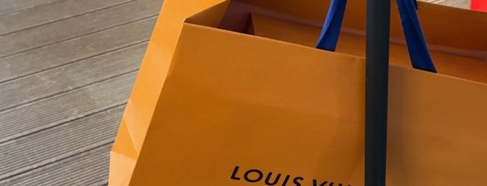 Louis Vuitton is one of Стамбул.
