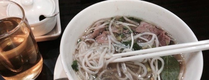 Pho24 is one of Chriz Phoebeさんのお気に入りスポット.