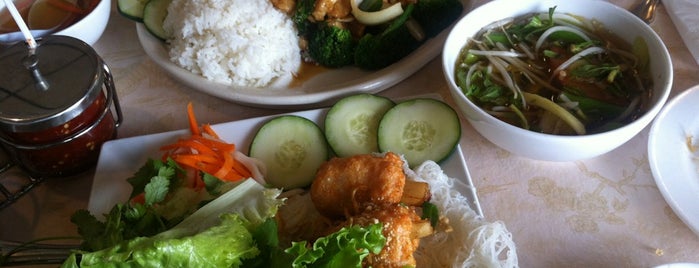 Viet Royale is one of Tempat yang Disimpan Robert.