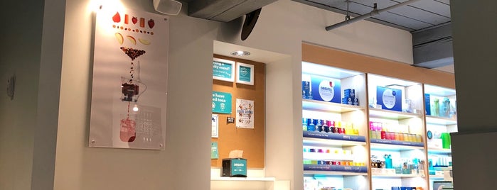 DAVIDsTEA is one of Maria Joseさんのお気に入りスポット.