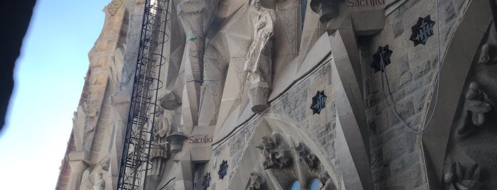 Souvenir Sagrada is one of Lugares favoritos de Stéphan.