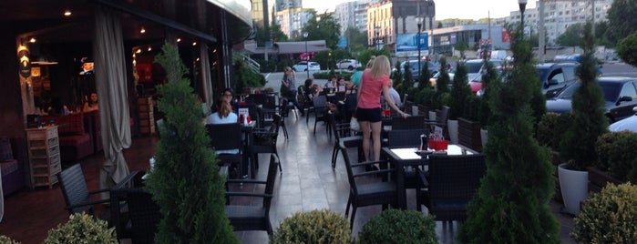 Jack's Bar & Grill is one of Кишинев.