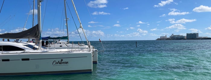 Ultramar Ferry is one of Lugares favoritos de Edward.