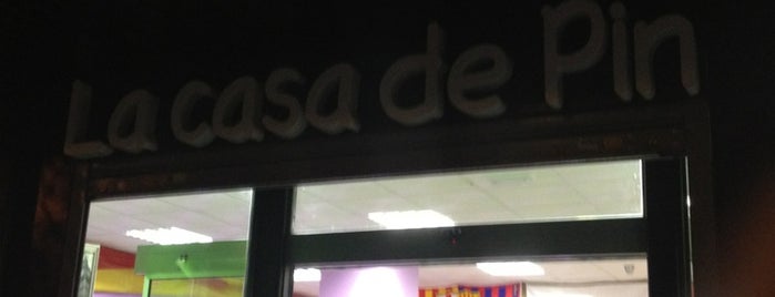 La Casa De Pin is one of สถานที่ที่ Vanessa ถูกใจ.
