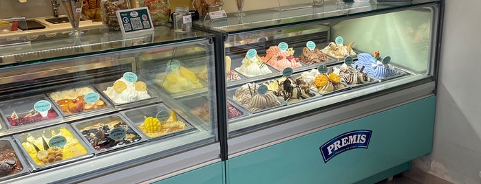 Bob Rock's Ice Cream Shop is one of สถานที่ที่ Tomek ถูกใจ.