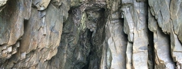 Cathedral Caves is one of Posti che sono piaciuti a Jason.