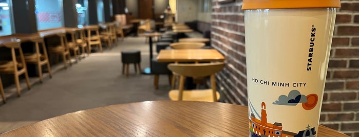 Starbucks is one of カフェ5.