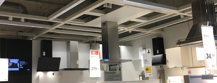 IKEA is one of iZerfさんのお気に入りスポット.