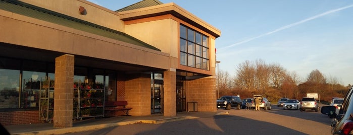 Trucchi's Supermarkets is one of Bridgewater.