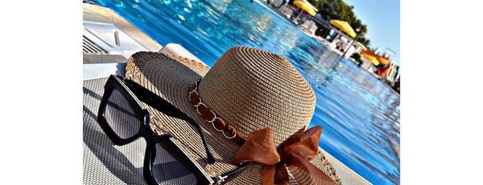 La Mer Hotel Havuz is one of Tempat yang Disukai 🌜🌟🌟🌟hakan🌟🌟🌟🌛.