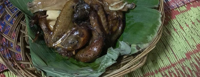 Warung Lesehan Pak H. Sholeh is one of Favorite Food.