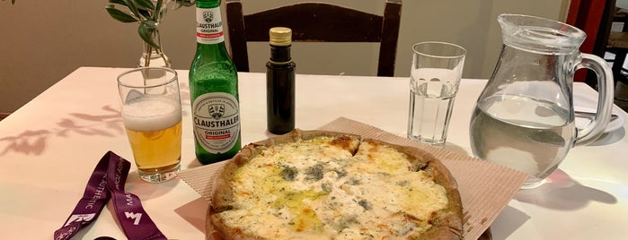 Mystic Pizza & Pasta is one of Locais salvos de Phil.