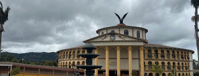 Parque Jaime Duque is one of Tempat yang Disukai Andres.