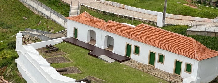 Museu de Armas Major Lara Ribas is one of pra visitar.