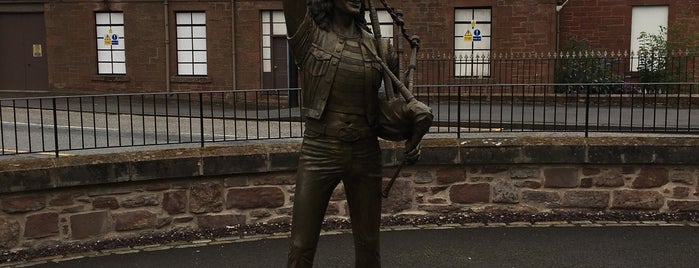 Bon Scott AC/DC Statue is one of Schottland.