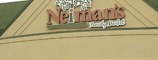 Neiman's Family Market is one of สถานที่ที่ Cindy ถูกใจ.