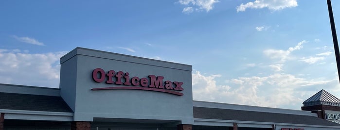 OfficeMax is one of Tempat yang Disukai William.