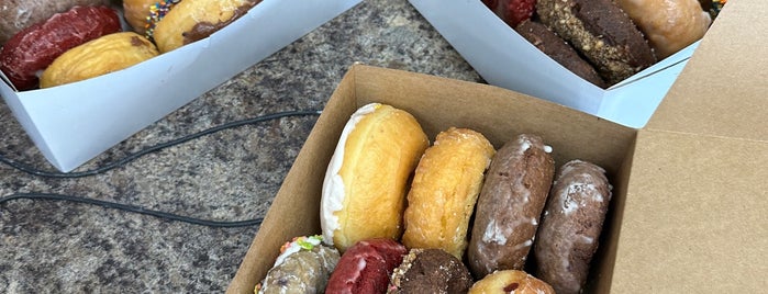Gurnee Donuts is one of Just Doughnuts.