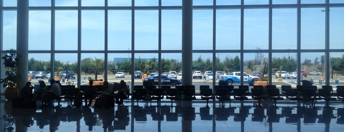 Aeropuerto Internacional de Puebla Hermanos Serdán (PBC) is one of Lugares favoritos de Beatríz.