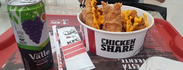 KFC is one of Lugares favoritos de Akhnaton Ihara.