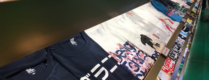 Design Tshirts Store graniph 京都三条通り店 is one of Kyoto.