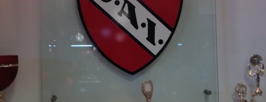 Club Atlético Independiente is one of Locais curtidos por Lucas.