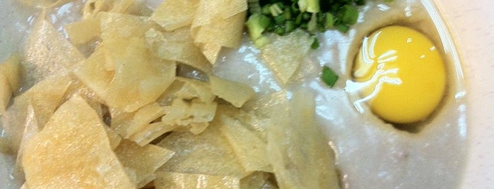 Wai Ying Fastfood (嶸嶸小食館) is one of Locais salvos de Neel.