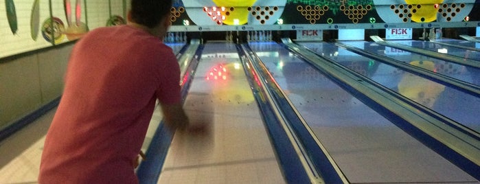Via Bowling is one of Lugares.