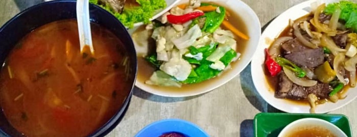 Marina Seafood & Tomyam is one of Locais curtidos por Nasrul.