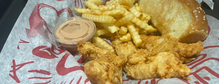 Raising Cane's is one of Lieux qui ont plu à Shadi.