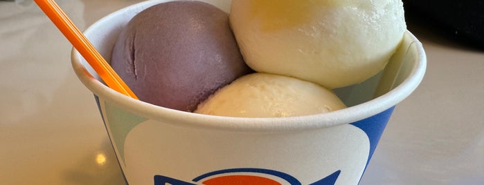 Blue Seal Ice Cream is one of 沖縄 那覇-宜野湾-慶良間-石垣.