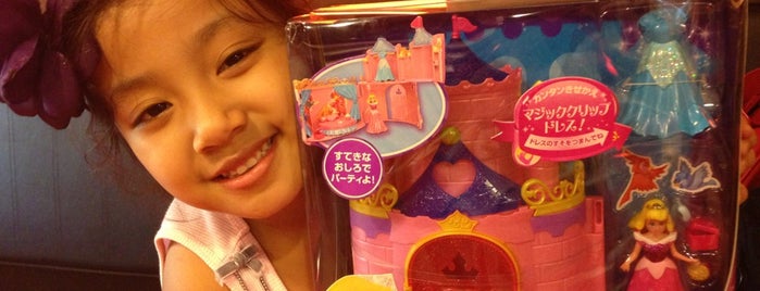 Toys"Я"Us is one of Shankさんのお気に入りスポット.