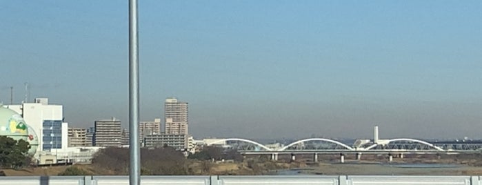 東名高速道路 相模川橋 is one of สถานที่ที่ Minami ถูกใจ.